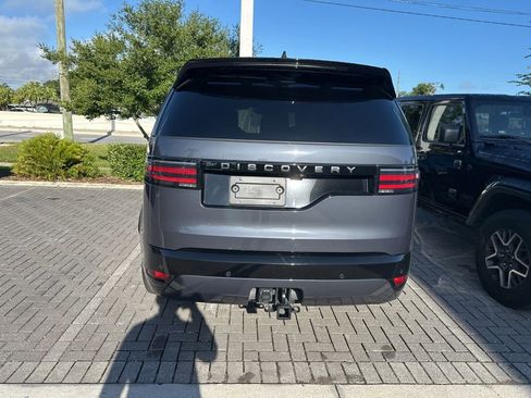 Used 2025 Land Rover Discovery Dynamic SE AWD/4WD image 4