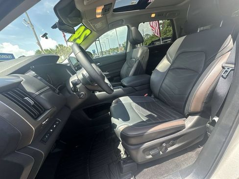 Used 2024 Nissan Pathfinder Platinum w/ Cargo Package FWD image 24