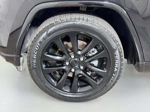 Used 2019 Jeep Grand Cherokee Altitude RWD image 30