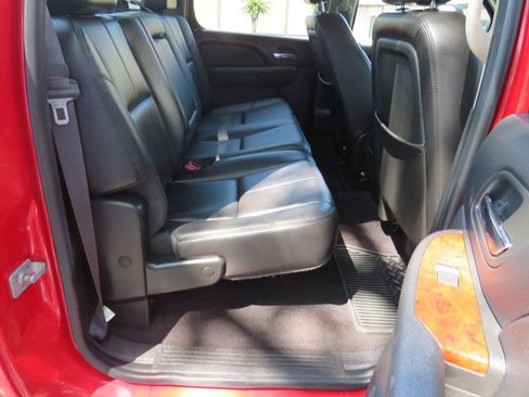 Used 2011 GMC Sierra 3500 SLT w/ SLT Convenience Package image 8