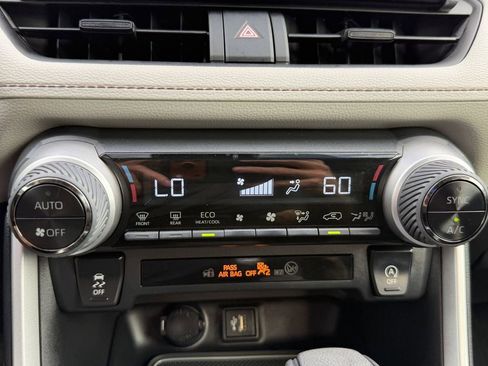 Used 2023 Toyota RAV4 XLE w/ Convenience Package FWD image 24
