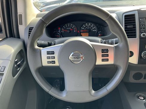 Used 2021 Nissan Frontier SV w/ Midnight Edition Floor Mats image 35