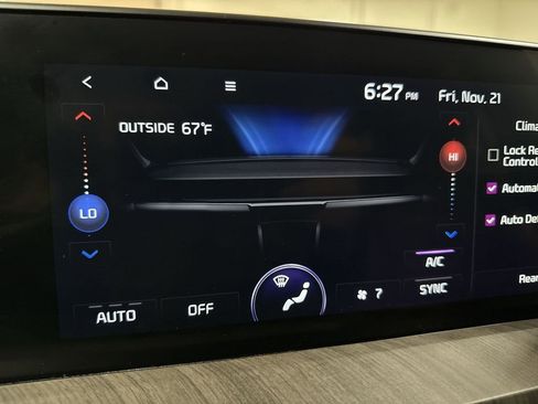 Used 2024 Kia Telluride EX w/ EX Captain's Chair Package image 16