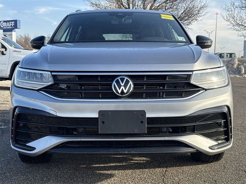 Used 2022 Volkswagen Tiguan SE R-Line image 3