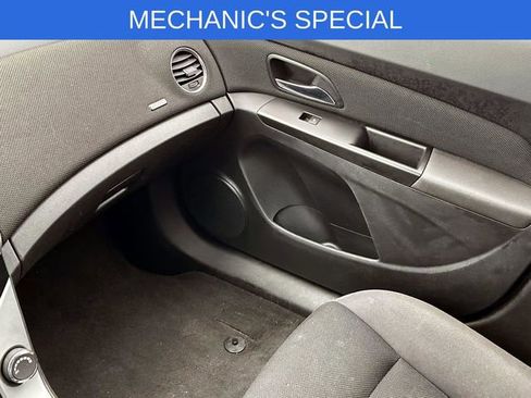 Used 2014 Chevrolet Cruze LT w/ Technology Package image 28