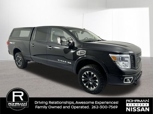 Used 2019 Nissan Titan PRO-4X image 3
