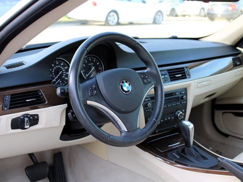 Used 2009 BMW 328i Coupe image 12