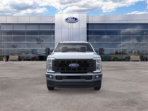 New 2026 Ford F250 XL w/ XL Chrome Package AWD/4WD image 8
