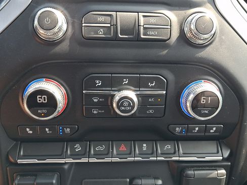 Used 2022 GMC Sierra 1500 SLT w/ SLT Premium Package AWD/4WD image 16