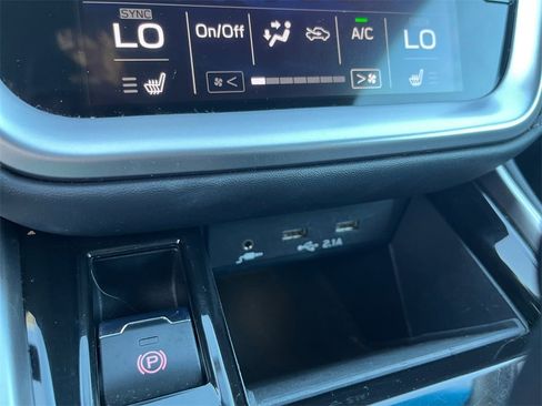 Used 2022 Subaru Outback Limited image 12