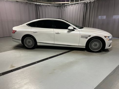 Used 2022 Genesis G80 2.5T w/ Advanced Package image 8
