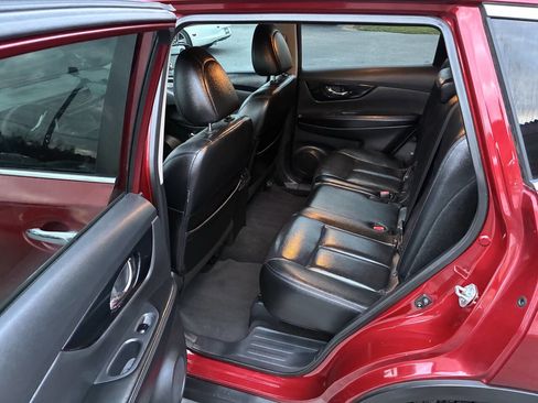 Used 2019 Nissan Rogue SL w/ Premium Package image 10