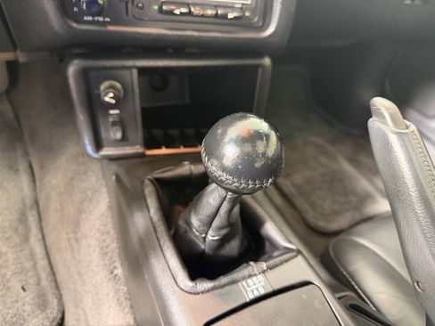 Used 1995 Chevrolet Camaro Z28 RWD image 18