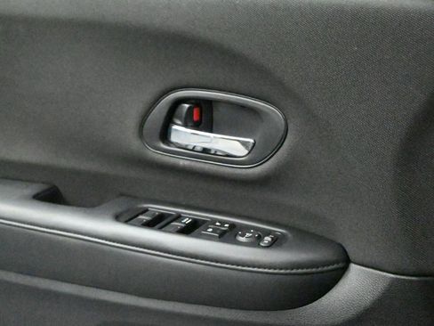 Used 2019 Honda HR-V Sport image 6