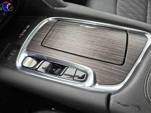 Used 2024 Buick Enclave Avenir w/ Avenir Technology Package AWD/4WD image 20