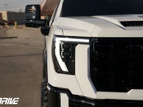 Used 2026 GMC Sierra 2500 AT4X image 4