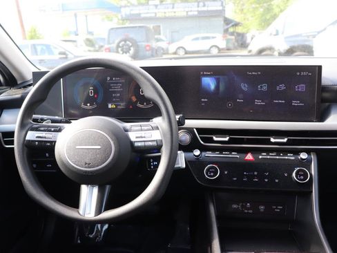 Used 2025 Hyundai Sonata SEL FWD image 17