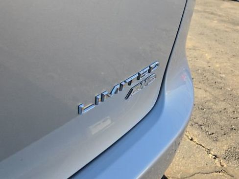 Certified 2022 Chrysler Pacifica Limited image 39