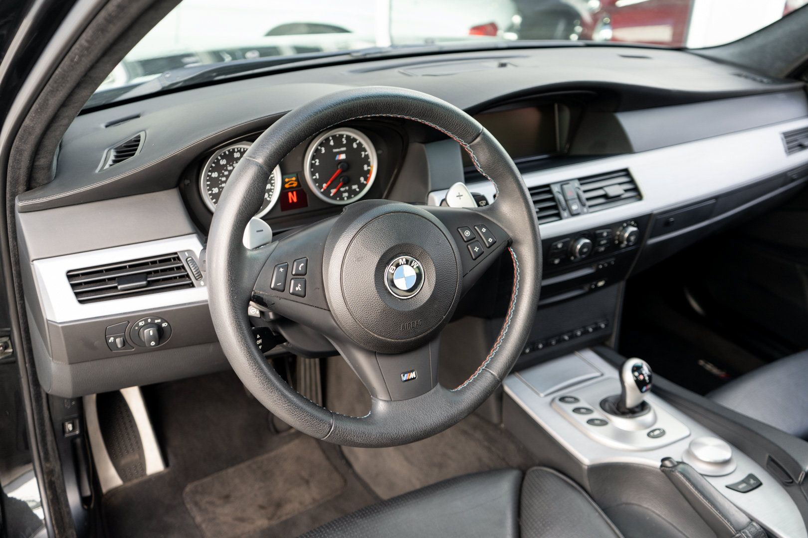 Used 2006 BMW M5 RWD image 11