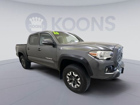Used 2020 Toyota Tacoma TRD Off-Road w/ Technology Package AWD/4WD image 10