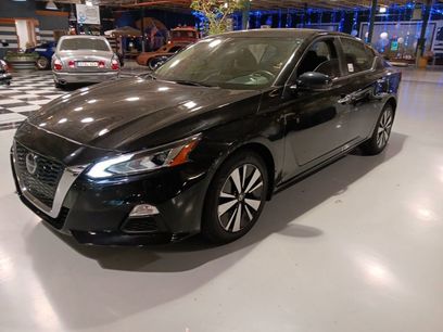 Used 2021 Nissan Altima 2.5 SV w/ SV Premium Package