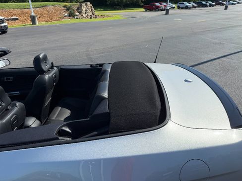 Used 2019 Ford Mustang GT Premium w/ Equipment Group 401A RWD image 18