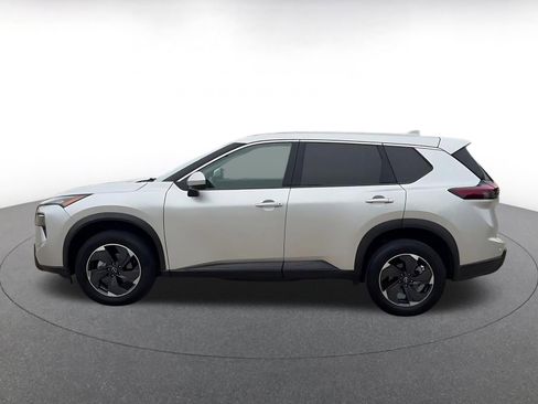 Used 2025 Nissan Rogue SV AWD/4WD image 9