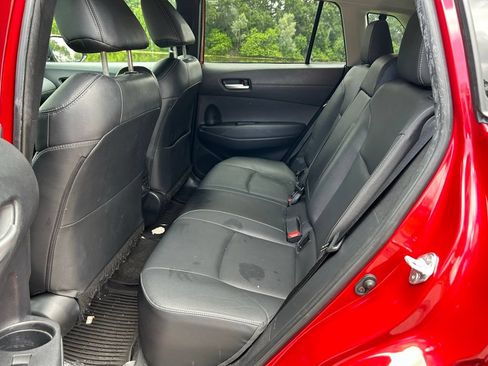 Used 2022 Toyota Corolla Cross XLE FWD image 14