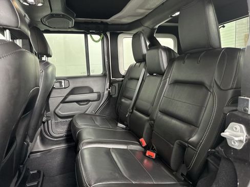 Used 2020 Jeep Wrangler Unlimited Sahara AWD/4WD image 22