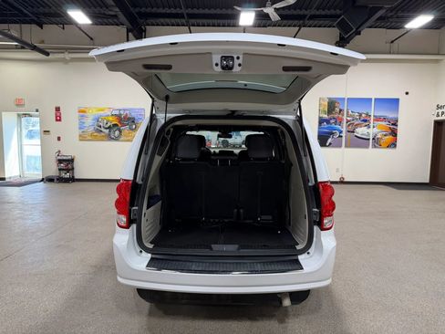 Used 2019 Dodge Grand Caravan SXT FWD image 27