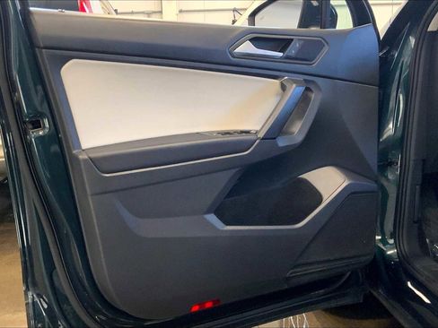 Used 2019 Volkswagen Tiguan SE w/ Panoramic Sunroof Package image 22