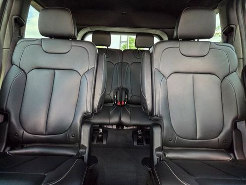Used 2024 Jeep Grand Cherokee L Limited AWD/4WD image 12
