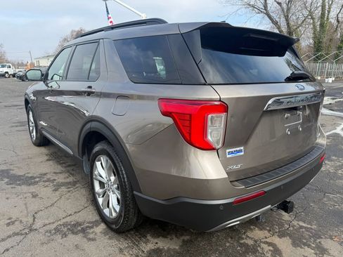 Used 2021 Ford Explorer XLT w/ Equipment Group 202A AWD/4WD image 5