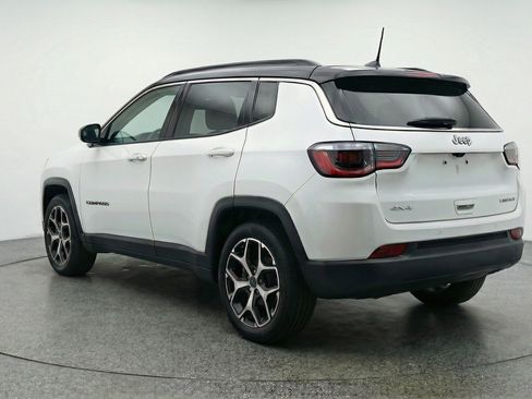 Used 2025 Jeep Compass Limited AWD/4WD image 6