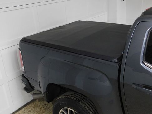 Used 2016 GMC Canyon SLE w/ All Terrain Package AWD/4WD image 7