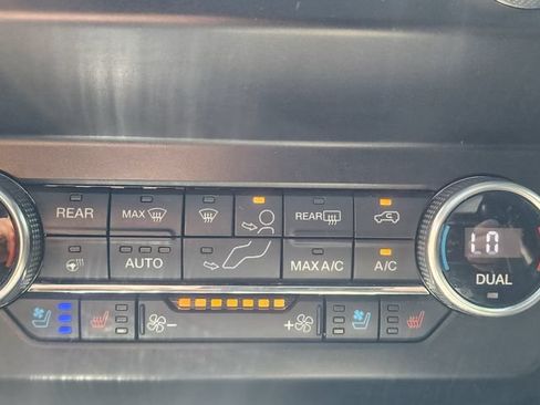 Used 2020 Ford Expedition XLT w/ Equipment Group 202A AWD/4WD image 42