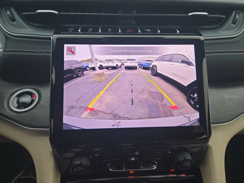 New 2025 Jeep Grand Cherokee L Limited w/ Black Appearance Package image 12