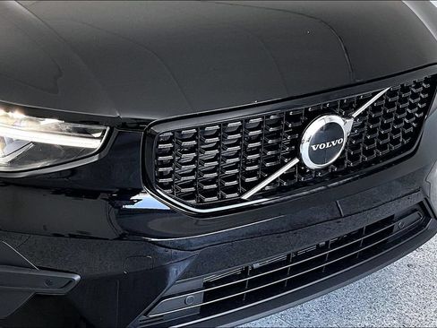New 2026 Volvo XC40 B5 Core w/ Protection Package Premier AWD/4WD image 29
