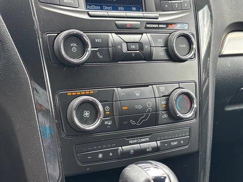 Used 2019 Ford Explorer XLT FWD image 18