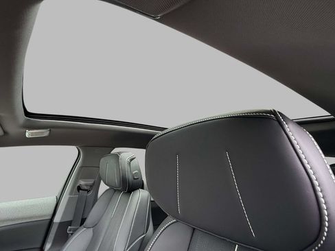 Used 2025 Cadillac Optiq Sport 2 w/ LPO, Floor Liner Package AWD/4WD image 23
