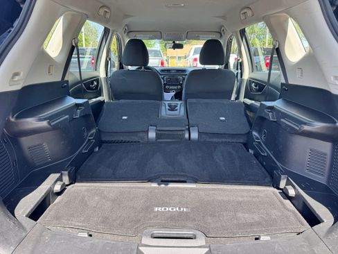 Used 2018 Nissan Rogue S AWD/4WD image 7