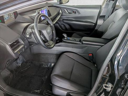 Used 2024 Toyota Prius LE FWD image 17