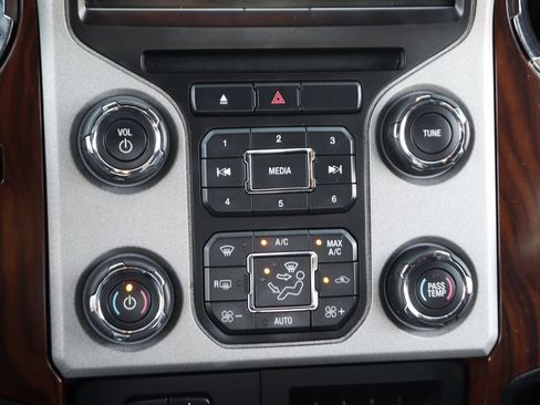 Used 2013 Ford F350 Lariat w/ Lariat Interior Pkg AWD/4WD image 31