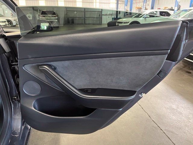 Used 2023 Tesla Model 3 Standard Range RWD image 16