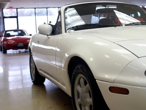 Used 1990 MAZDA MX-5 Miata image 13