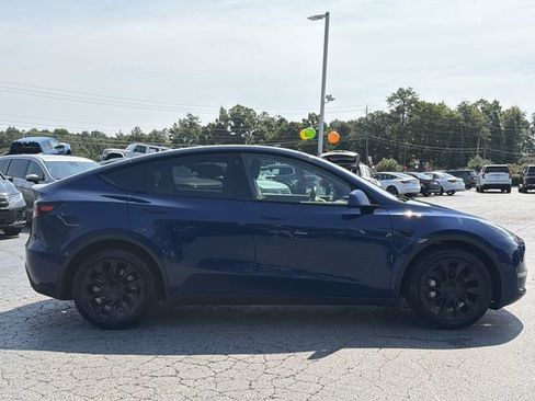 Used 2022 Tesla Model Y Long Range AWD/4WD image 5