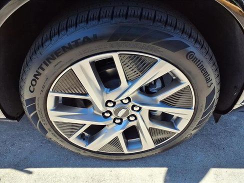 New 2026 Cadillac Optiq Luxury 2 image 7