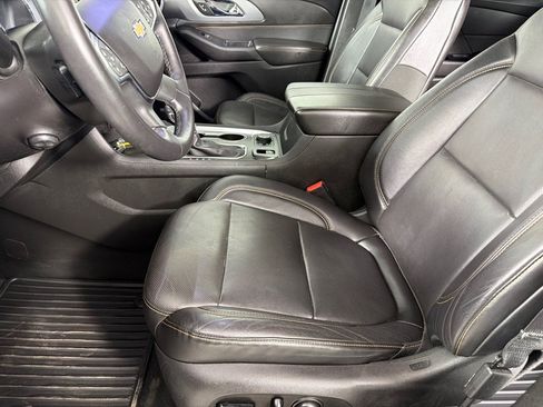 Used 2018 Chevrolet Traverse Premier w/ Driver Confidence II Package FWD image 12