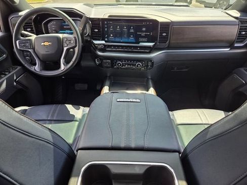 Used 2026 Chevrolet Silverado 2500 High Country w/ Technology Package AWD/4WD image 15