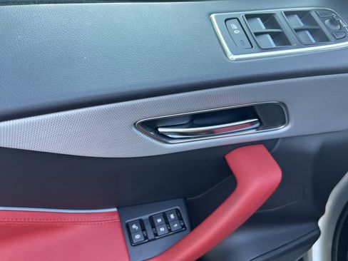 Used 2018 Jaguar F-PACE R-Sport image 23